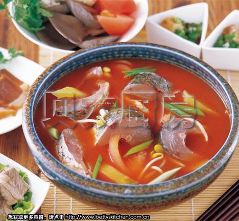 苗家酸汤鱼火锅的做法