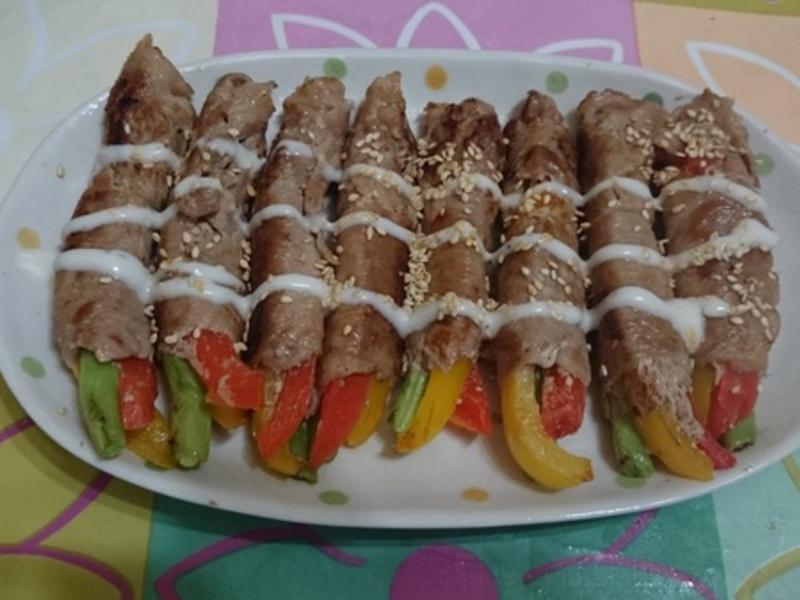 ��ɫ�����������