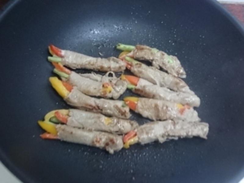 ��ɫ�����������