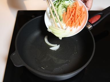 ��ʽͨ�ķ۵�����