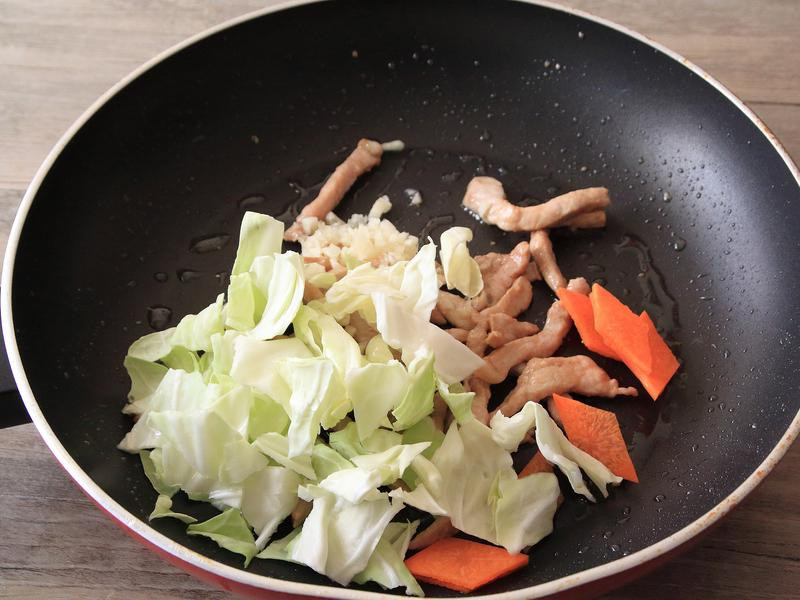 舞菇蛤蜊烩饭的做法