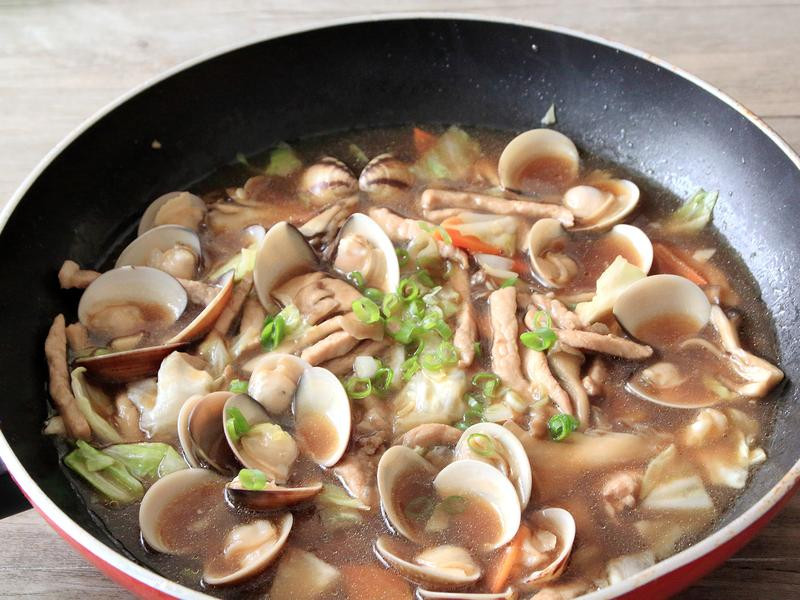 舞菇蛤蜊烩饭的做法