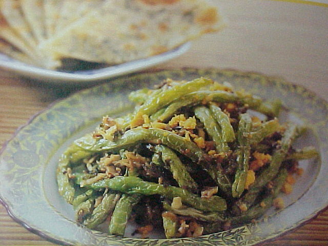 干煸长豆配薄饼的做法