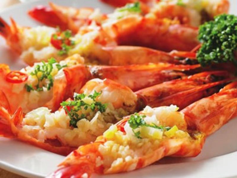 蒜香奶油蒸虾的做法