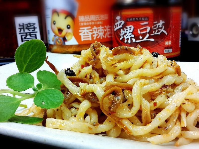 黄金香辣泡菜干拌拉面的做法