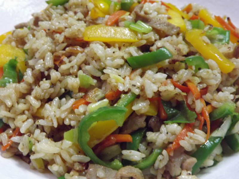 青黄椒肉丝炒饭的做法