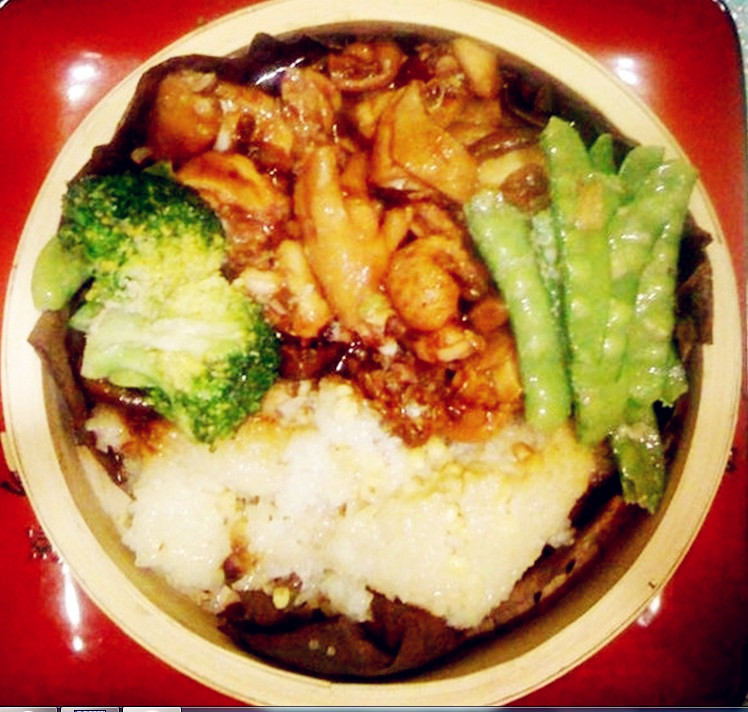 荷叶香菇滑鸡蒸糯米绿豆饭的做法