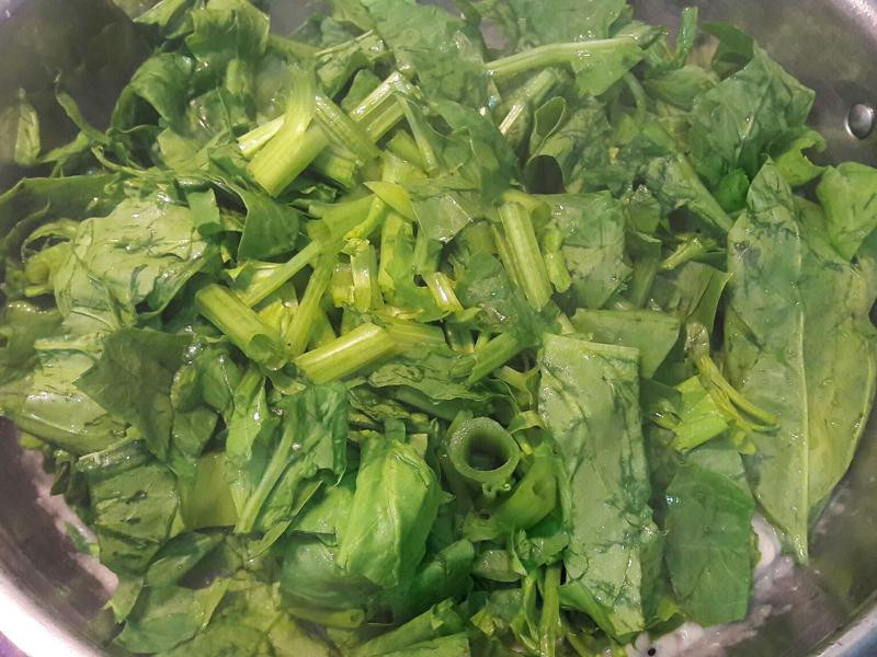 �������м������