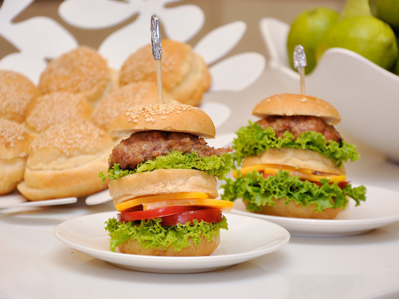 ���ɰ����㺺�� Petite Burgers!������
