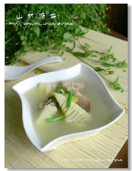 春笋排骨咸肉汤的做法