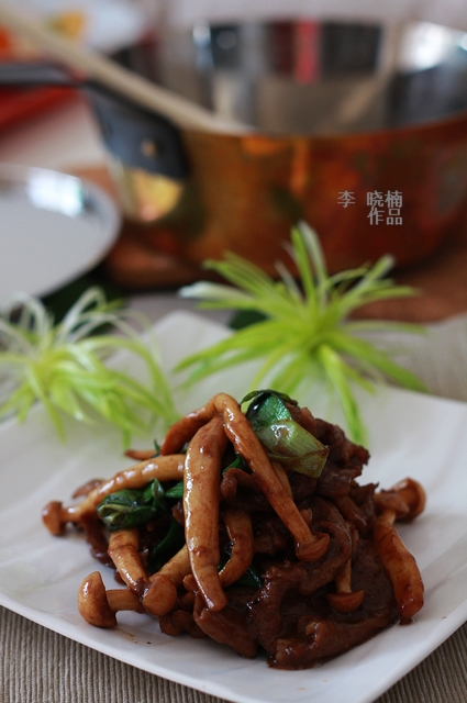 青蒜海鲜菇爆肥牛的做法