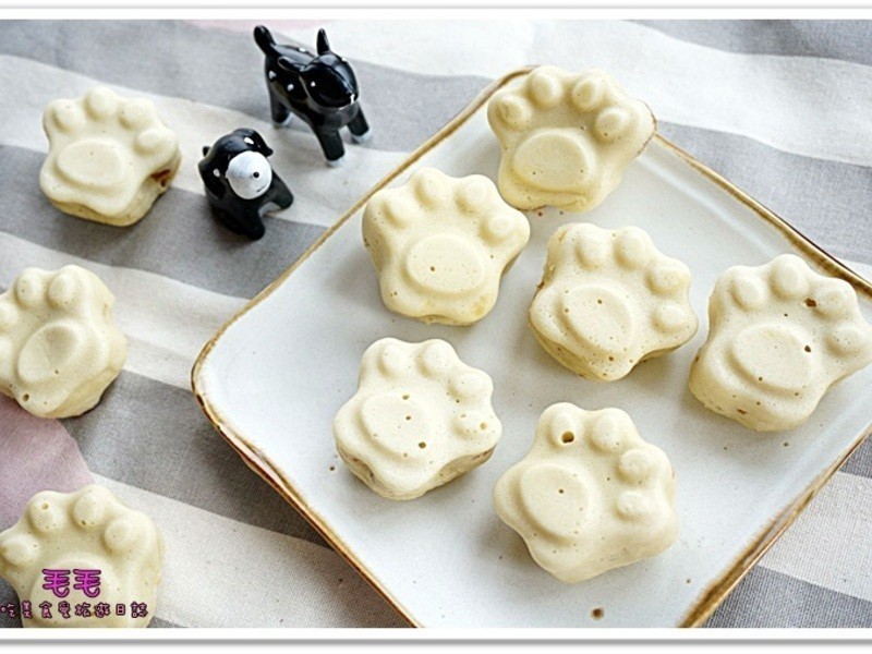 ?毛毛?无油猫掌肉松蒸蛋糕的做法