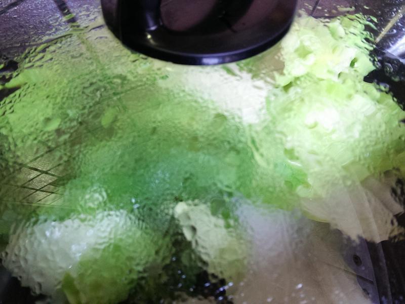 ���С�� �����ӵ�ˮ������ ��ײ�����Ƭ������