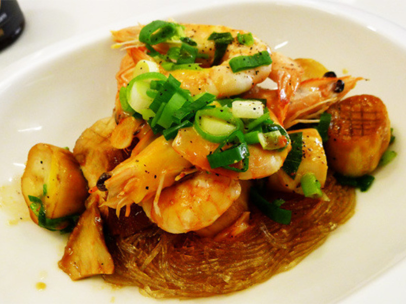 双菇虾煲(豆油伯纯酿酱油食谱)的做法