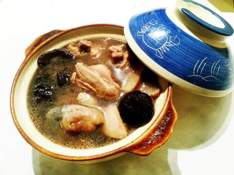 〈梅状元陈醋老梅膏〉之 梅汁香菇鸡汤的做法