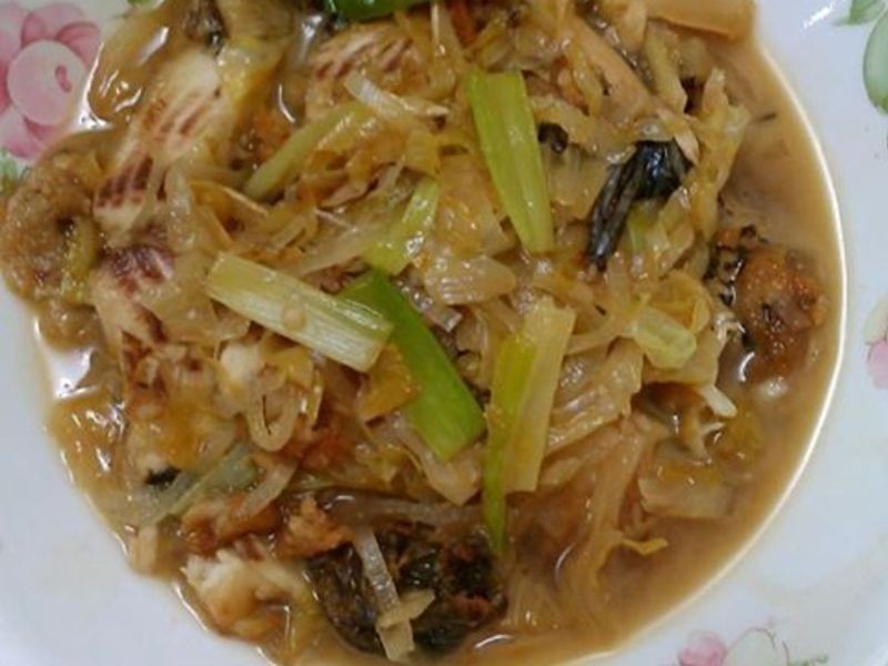 酸白菜烩鲜鱼的做法