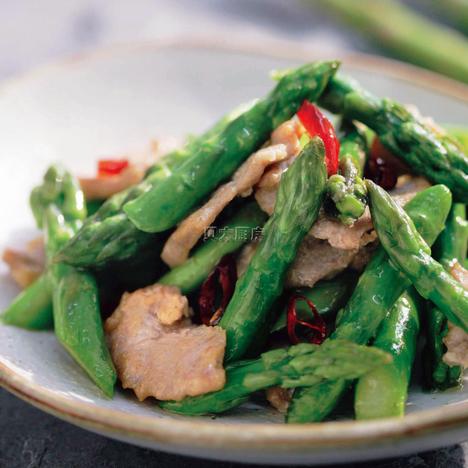 芦笋炒牛肉的做法