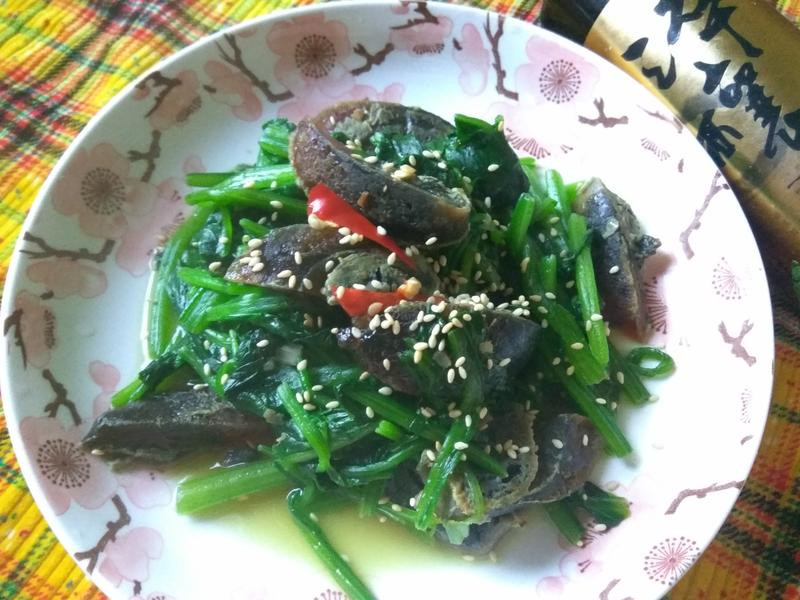 皮蛋菠菜的做法