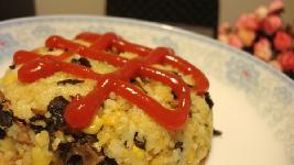 木耳黄花菜咖喱炒饭的做法