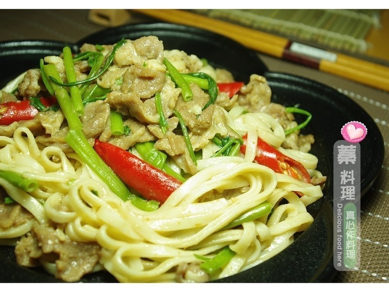 蓁料理?沙茶羊肉炒面的做法