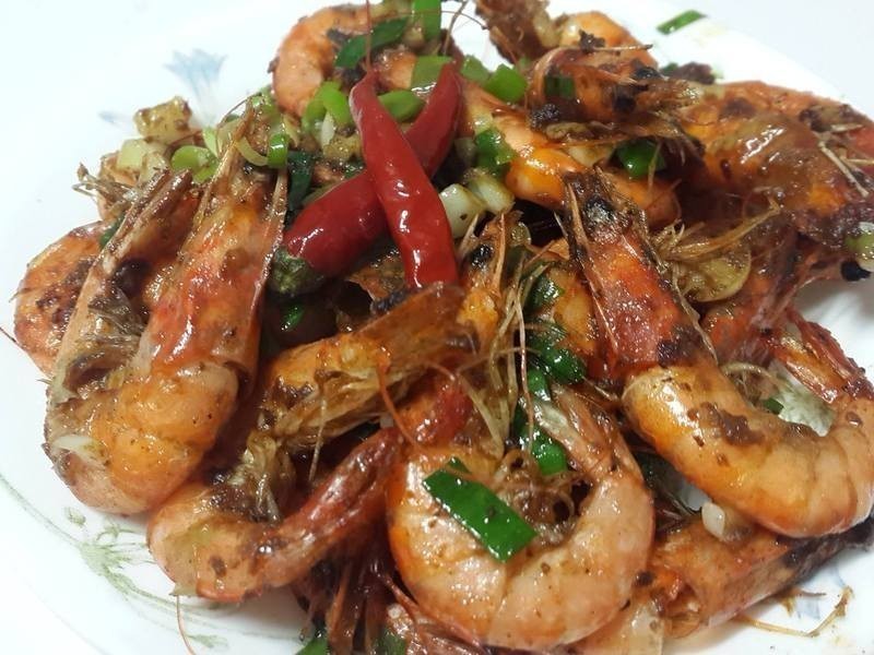 蒜香沙茶虾的做法