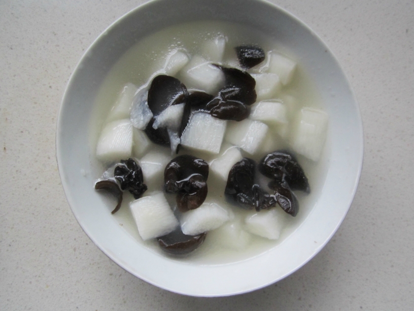 ɽҩľ����������