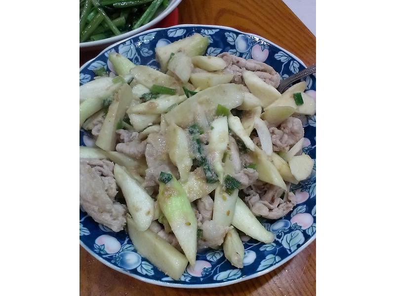 味噌里肌肉炒茭白荀的做法