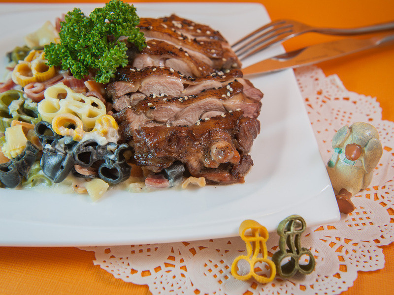 白酱香烤鸡腿义大利面的做法