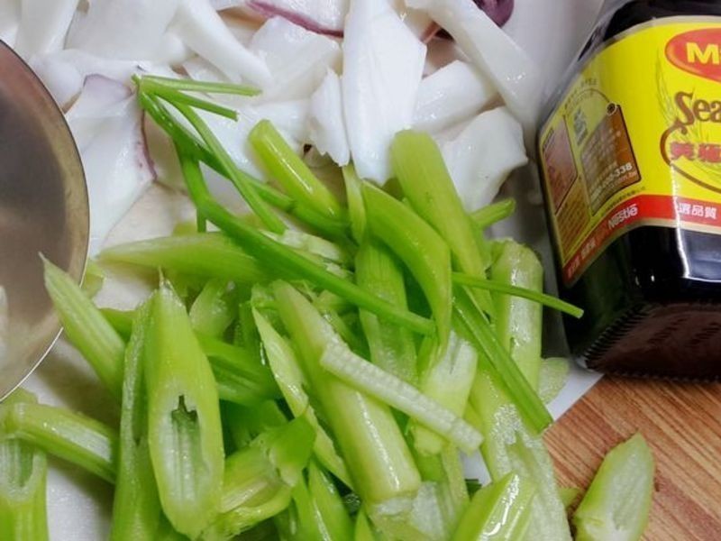 �۲�������֦������