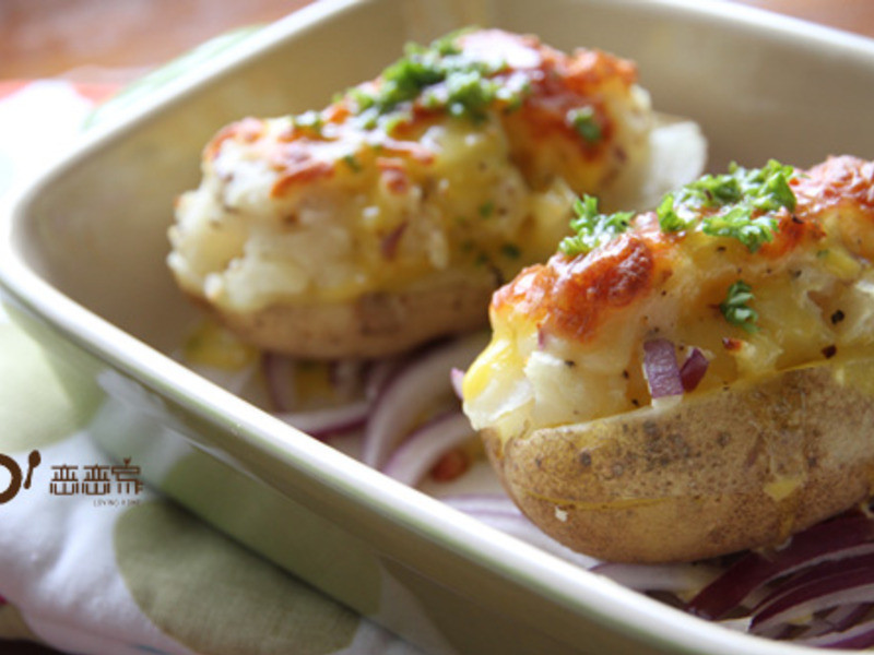 焗烤培根马铃薯佐荷兰酱的做法