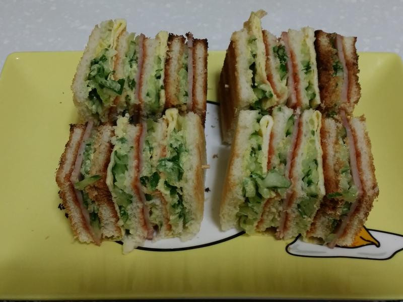 烤总汇三明治的做法