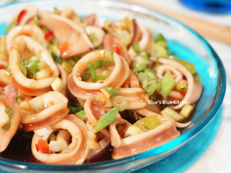 凉拌五味鱿鱼的做法