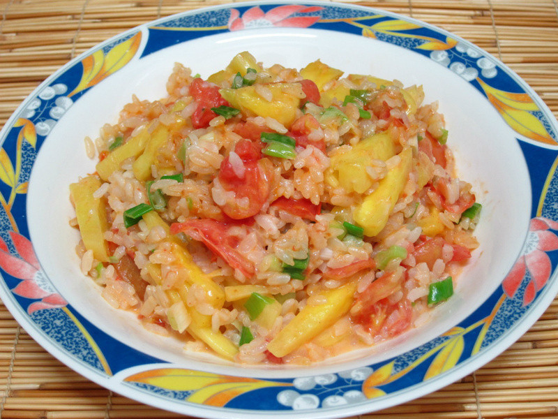 番茄凤梨炒饭的做法