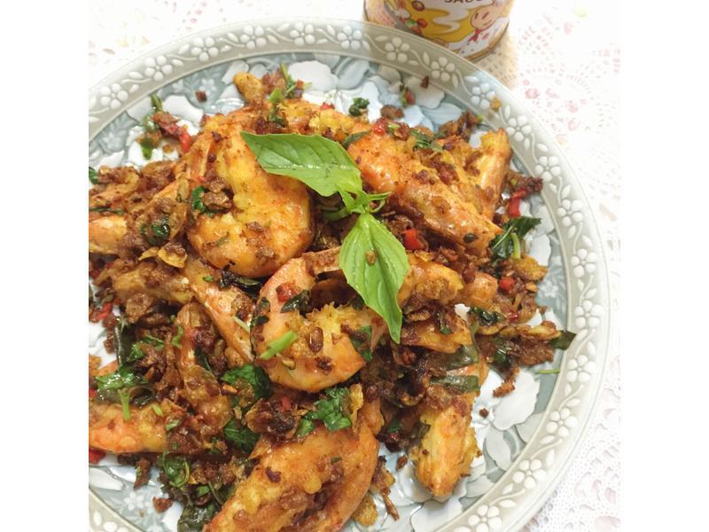 玉米脆片之避风塘炒虾(牛头牌咖哩新食代)的做法