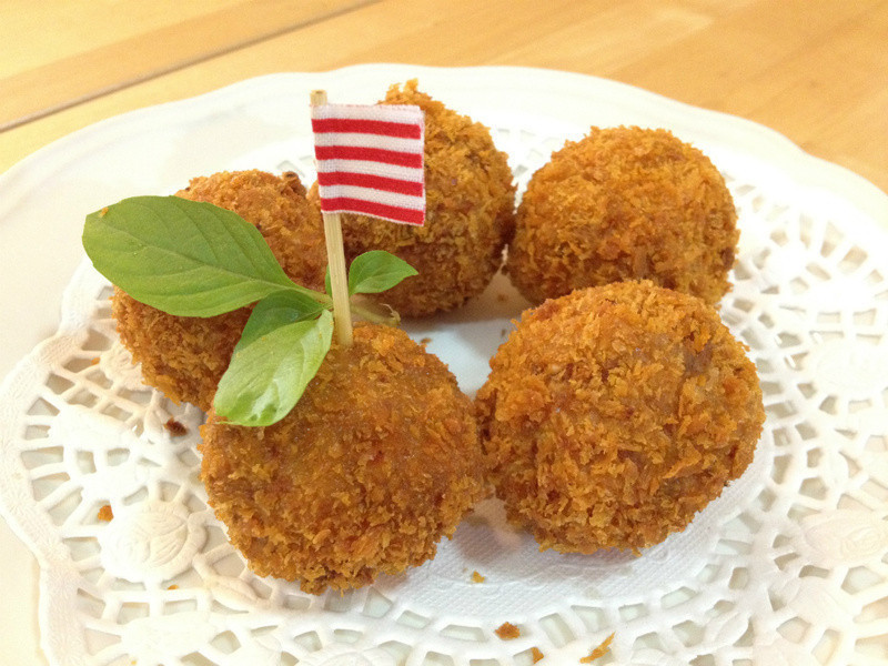 新北市健康三宝-【吴双の亲子食堂】地瓜炸汉堡的做法