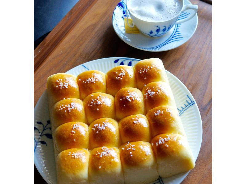 鸡蛋牛奶小餐包的做法