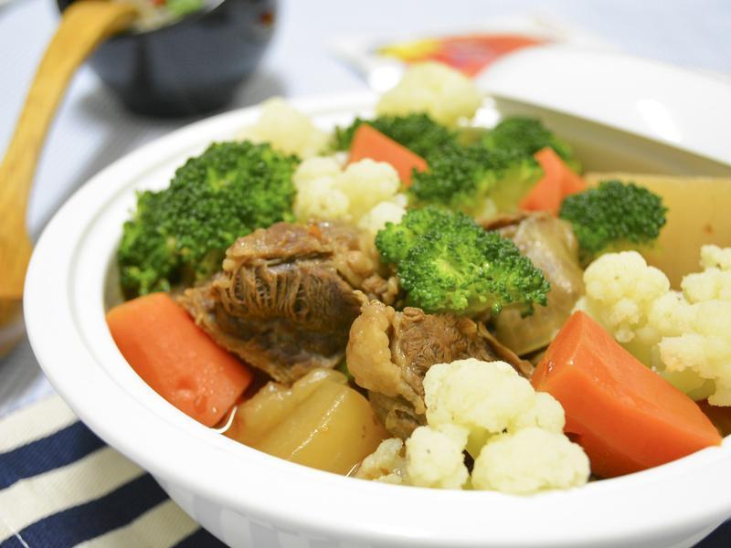 红烧牛肉炖萝卜的做法