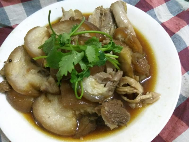 带来好运的酱卤猪蹄的做法