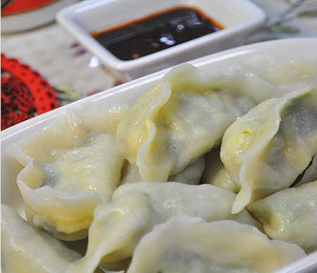 韭菜鸡蛋虾皮素馅儿饺子的做法