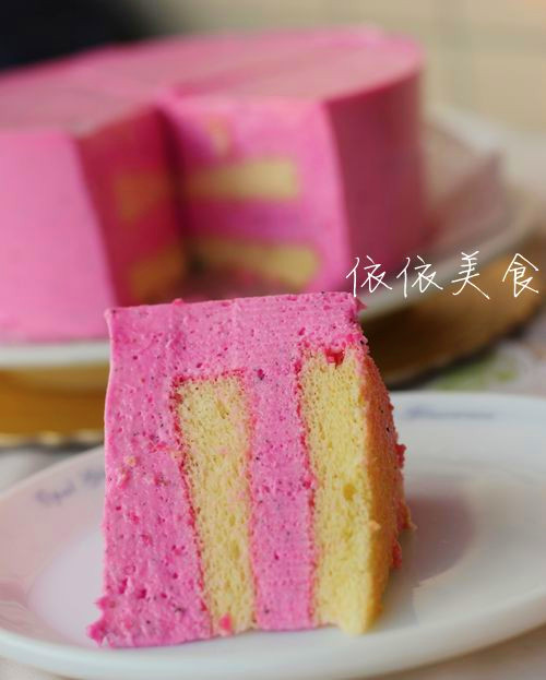 漂亮又美味的红肉火龙果慕斯蛋糕的做法