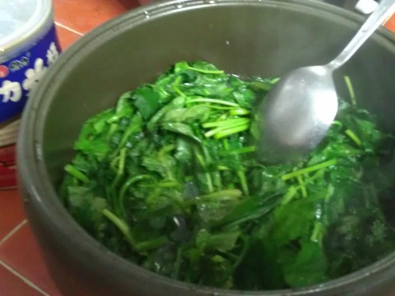 ɽ�۲˰�ը��������