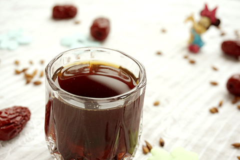 红糖红枣大麦茶的做法