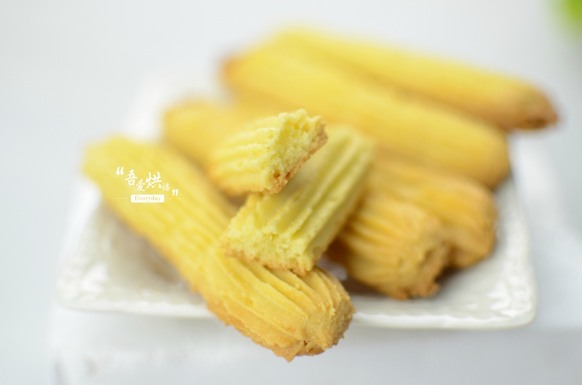 奶酪饼干条,看了想掰断的冲动的做法