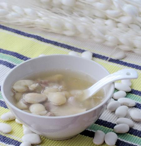 春雨惊春清谷天——排骨白芸豆汤的做法