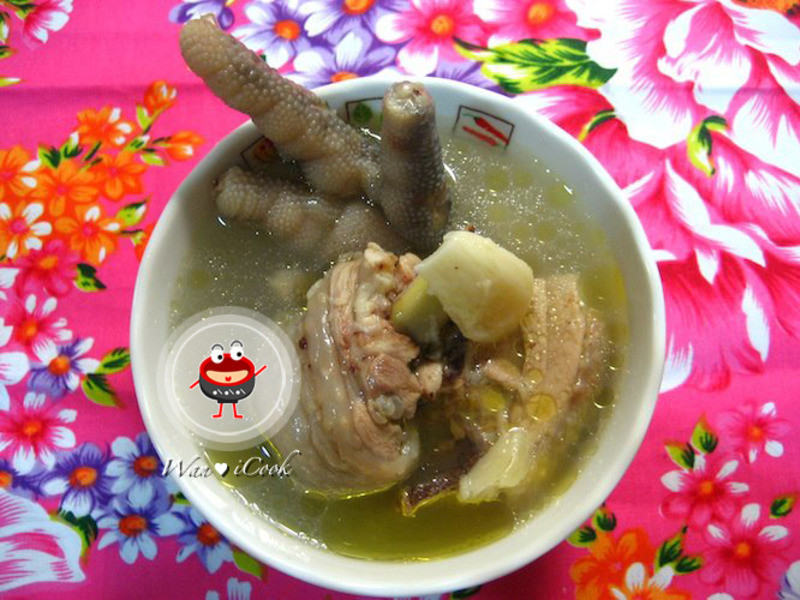 蒜头凤爪鸡汤的做法