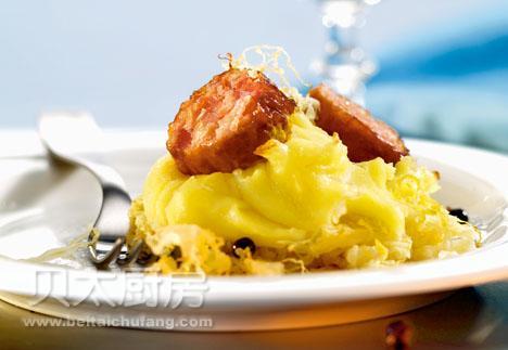 烟熏火腿配德式酸菜的做法