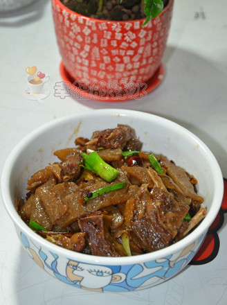 啤酒蘑芋炖板鸭的做法