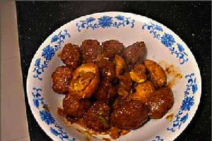 狮子头虎皮蛋的做法