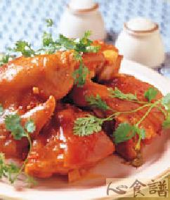 辣酱烧猪手的做法