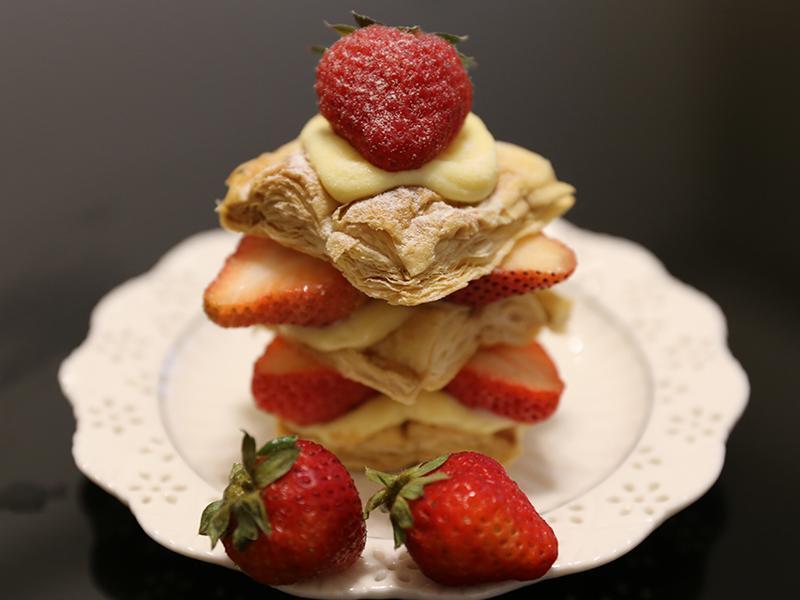 草莓千层派【秒杀甜点自己就能做】的做法